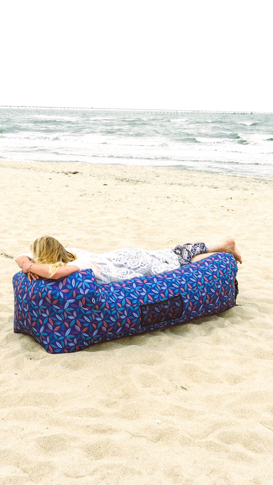 Inflatable Lounger: Portable, Durable, No Pump, for Beach & Pool - Image 11