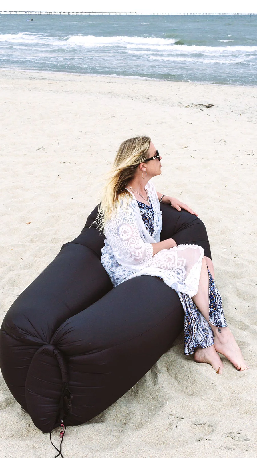 Inflatable Lounger: Portable, Durable, No Pump, for Beach & Pool - Image 5